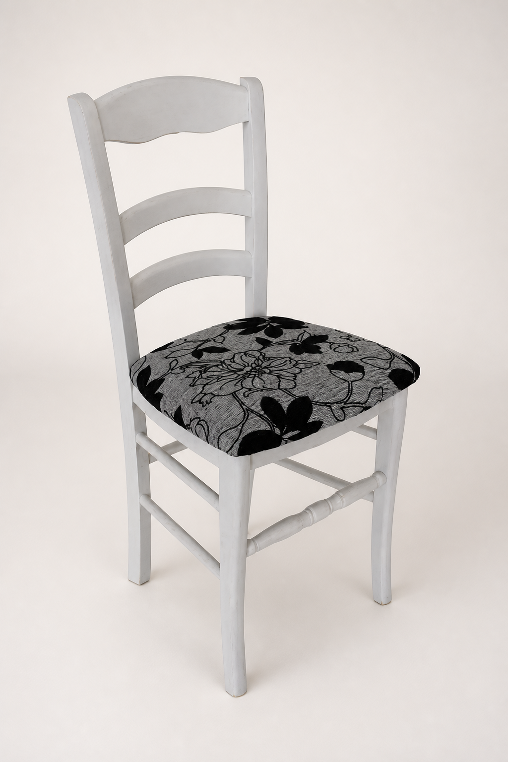 Provence — wooden chair for restaurants and hotels